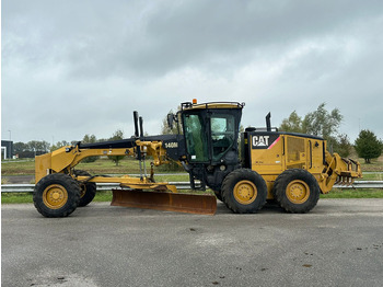 Motoniveladora CATERPILLAR 140M