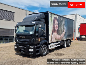 Caminhão com lona IVECO Stralis 400