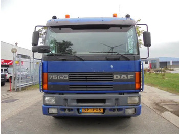 Caminhão grua DAF 75.270 4X2 NL TRUCK: foto 2 Caminhão grua DAF 75.270 4X2 NL TRUCK: foto 2