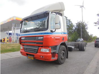 Caminhão chassi DAF CF 250