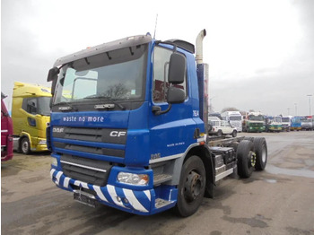 Caminhão chassi DAF CF 75 250