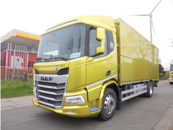Caminhão furgão DAF XD 370