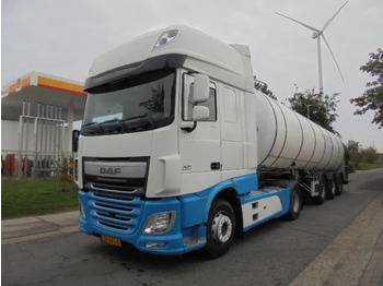 Caminhão tanque DAF XF 440