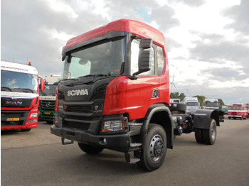 Caminhão chassi SCANIA P 450