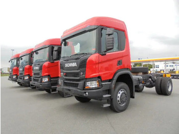 Caminhão chassi SCANIA P 450