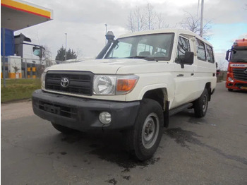Automóvel TOYOTA Land Cruiser