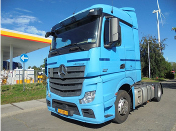 Tractor MERCEDES-BENZ Actros 1842