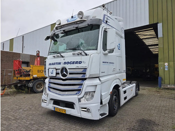 Tractor MERCEDES-BENZ Actros 1842