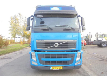 Caminhão com lona Volvo FH 460 6X2 NL TRUCK: foto 2 Caminhão com lona Volvo FH 460 6X2 NL TRUCK: foto 2