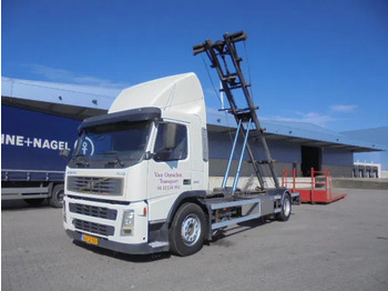 Caminhão com sistema de cabo VOLVO FM