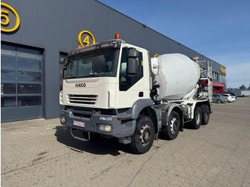 Caminhão betoneira IVECO Trakker