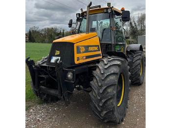 Trator JCB