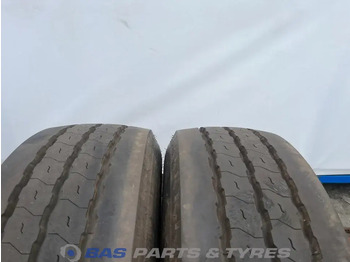 Pneu de Caminhão Goodyear Goodyear 245/70R17.5 KMAX T G2 143/146 J M+S 3PMSF gebruikte set: foto 2