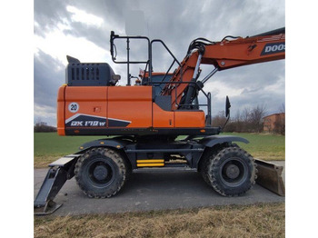 Escavadeira de rodas DEVELON