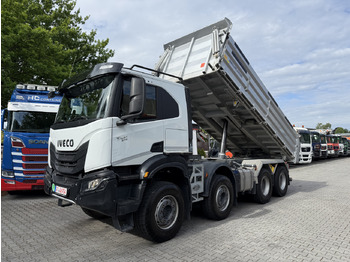 Caminhão basculante IVECO T-WAY