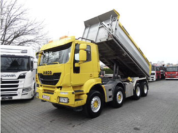 Caminhão basculante IVECO Trakker