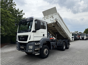 Caminhão basculante MAN TGS 26.400