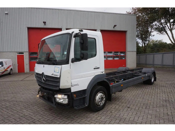Caminhão chassi MERCEDES-BENZ Atego 1221