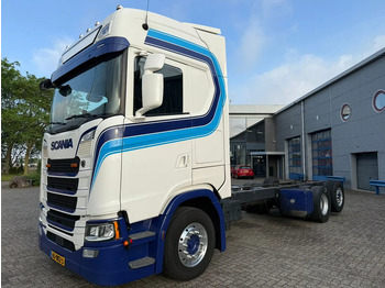 Caminhão chassi SCANIA S 500