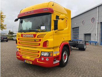 Caminhão chassi SCANIA P 250