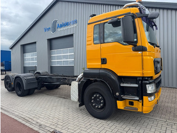 Caminhão chassi MAN TGS 26.360