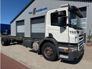 Caminhão chassi SCANIA P 230
