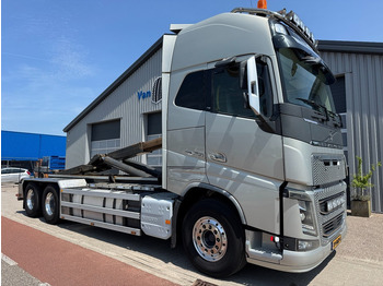 Caminhão polibenne VOLVO FH16 750