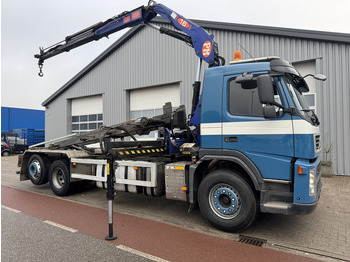 Caminhão com sistema de cabo VOLVO FM9