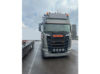 Caminhão transportador de contêineres/ Caixa móvel SCANIA S
