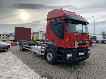 Caminhão chassi IVECO Stralis