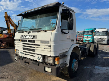 Caminhão chassi SCANIA P113