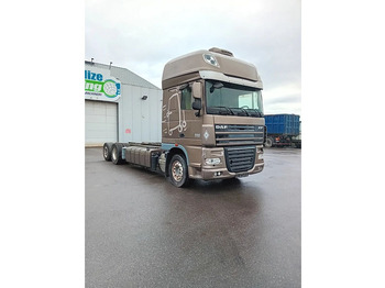 Caminhão chassi DAF XF 105 510