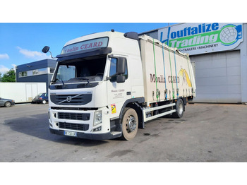 Caminhão com lona VOLVO FM 370