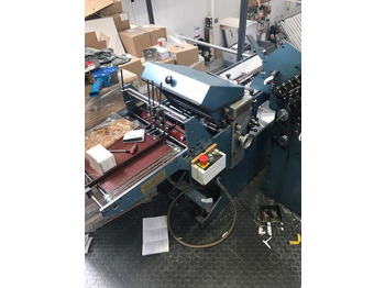 Máquina de dobrar papel