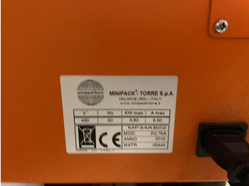 Máquina de embalagem semi-automatic shrink wrapping machine - hood shrinker Torre Minipack FC 76 A: foto 2