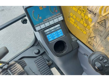 Escavadora de rastos KOMATSU PC240LC-8: foto 3