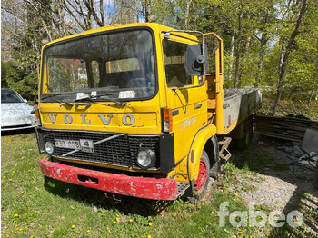 Camião de caixa aberta/ Plataforma VOLVO
