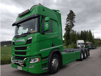 Caminhão chassi SCANIA R 580