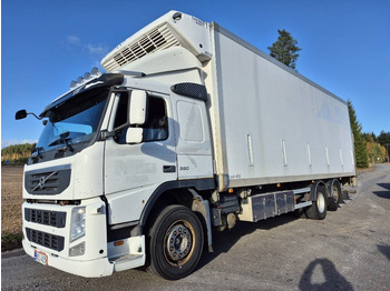 Caminhão furgão VOLVO FM
