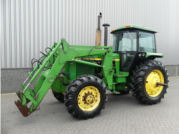 Trator INTERNATIONAL