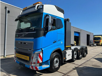 Tractor VOLVO FH16 750