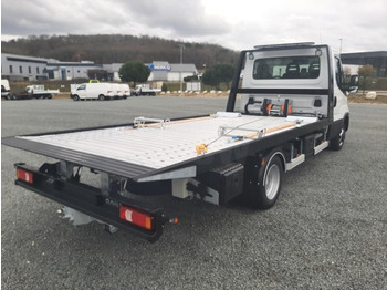 Caminhão reboque nuevo Iveco Daily 35C18: foto 3