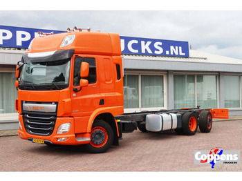 Caminhão chassi DAF CF 450