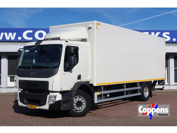 Caminhão furgão VOLVO FE