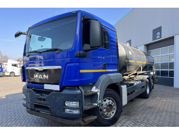 Caminhão tanque MAN TGS 26.400