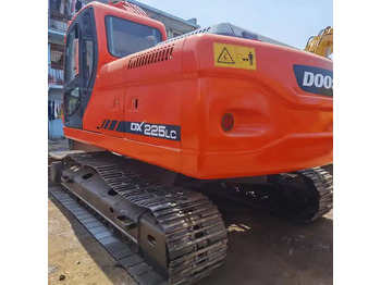 Escavadora de rastos DOOSAN DX225