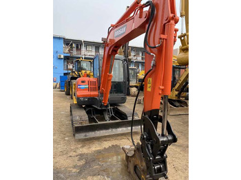 Escavadora de rastos Awesome Performance Korea Imported Small Scale Used Doosan Dx60 Excavator in Shanghai: foto 2