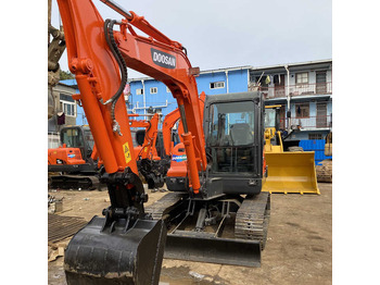 Escavadora de rastos DOOSAN DX60