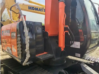 Escavadora de rastos Cheap Small Tracked Excavator Hitachi Zaxis 70 Secondhand Mini Excavator  In Shanghai: foto 2