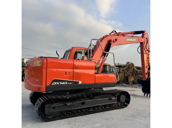 Escavadora de rastos DOOSAN DX140